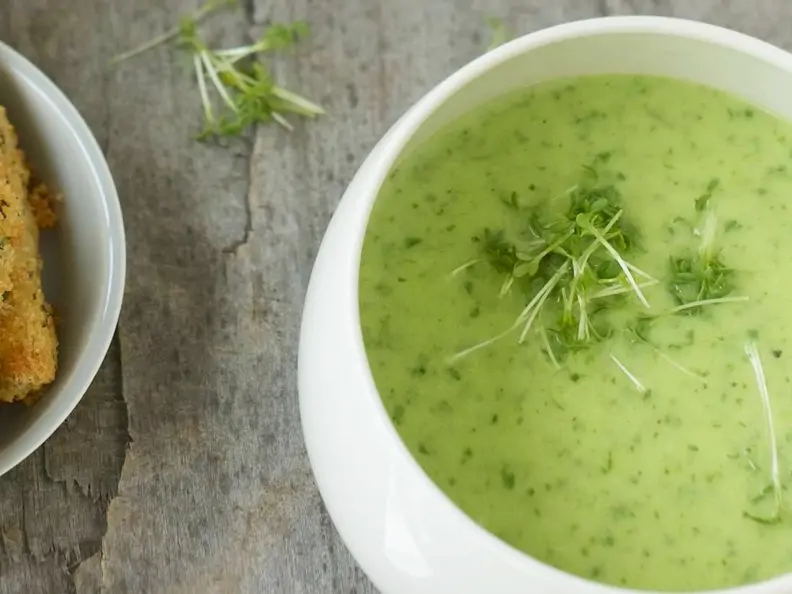Kräutersuppe