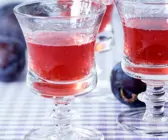 Selbstgemachter Pflaumenschnaps