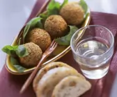 Ausgebackene Fischklößchen