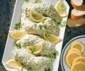 Saftige Hühnchenkeule mit Kräutersoße