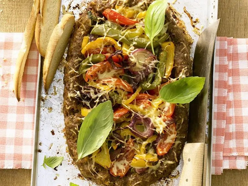Pizza-Hackbraten mit Gemüse