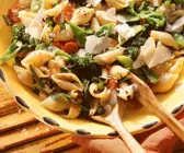 Pastasalat mit Gemüse