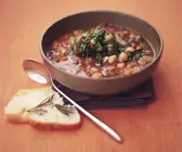 Gemüse-Kichererbsen-Suppe