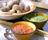 Kartoffeln mit Salzkruste und Mojosoßen