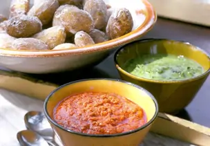 Kartoffeln mit Salzkruste und Mojosoßen