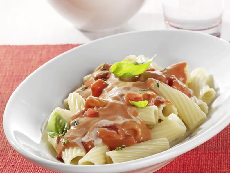 Tortiglioni mit Tomatensauce