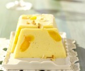 Aprikosenterrine mit Himbeersauce