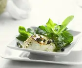 Ziegenkäse mit Feldsalat und Lavendel