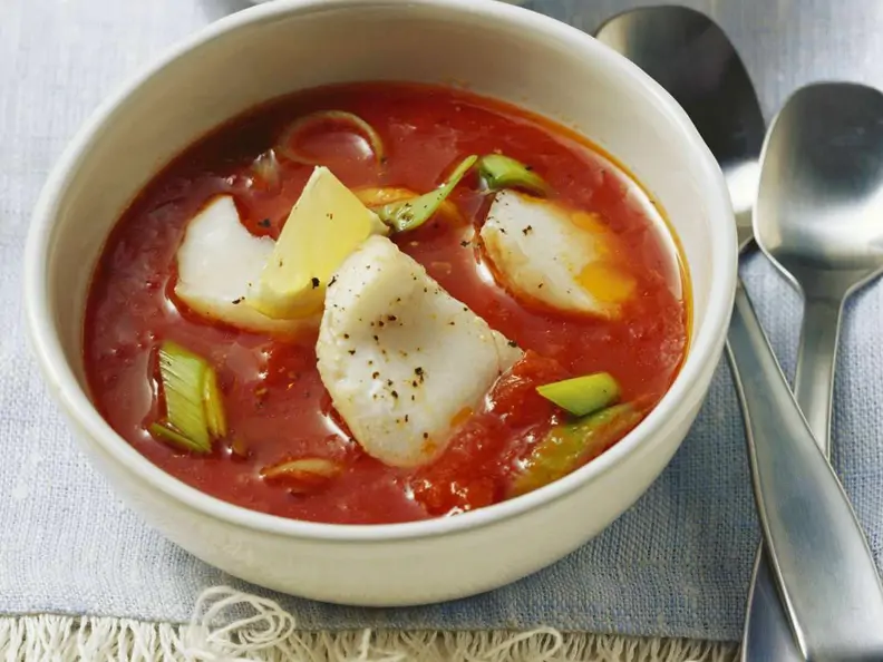 Tomatensuppe mit Fisch