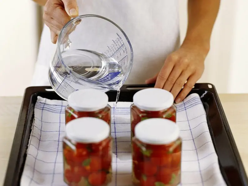 Gebackene Kirschtomaten mit Basilikum