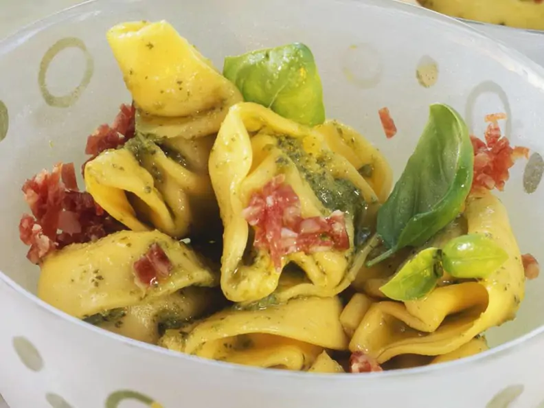 Salami-Tortellini-Salat