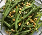 Haselnuss-Bohnen-Salat