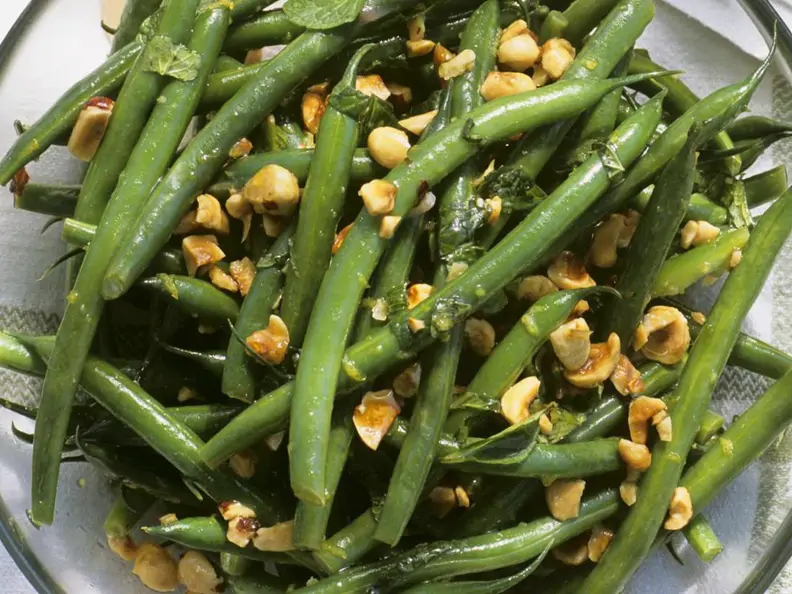 Haselnuss-Bohnen-Salat