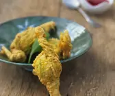Frittierte Zucchiniblüten