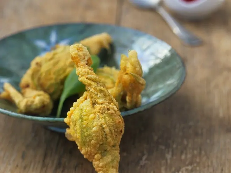 Frittierte Zucchiniblüten