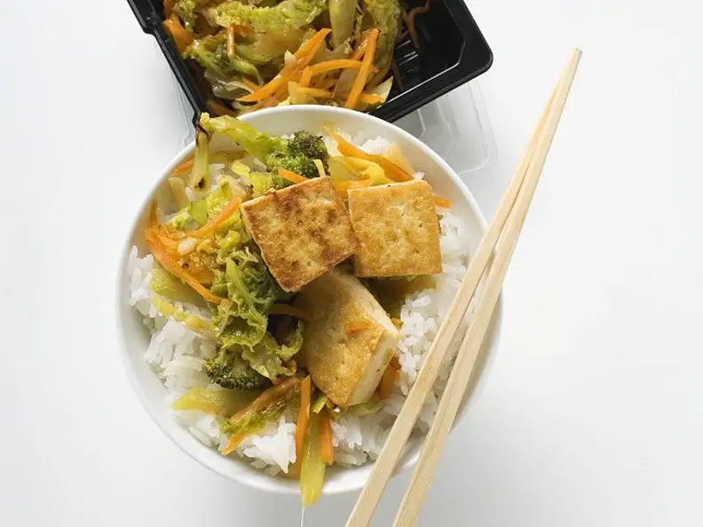 Gemüse mit Tofu aus dem Wok