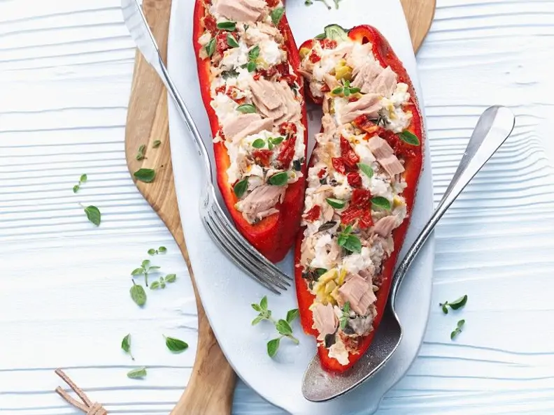 Spitzpaprika mit Thunfisch