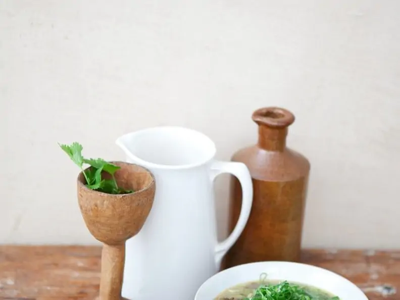 Linsensuppe mit Zwiebeln