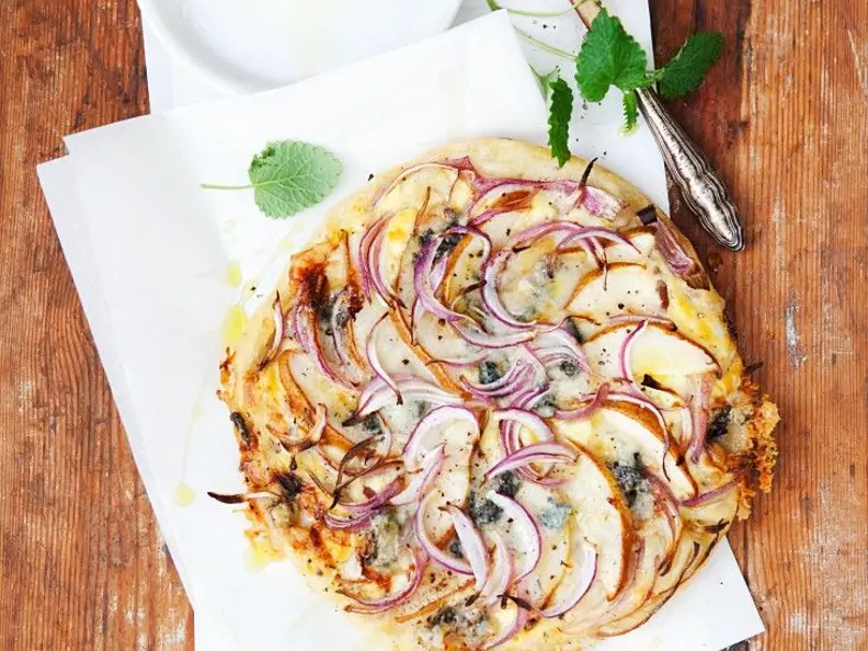 Birnen-Pizza mit Käse