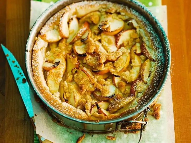 Mandel-Apfelkuchen mit Streuseln
