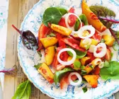 Tomaten-Pfirsich-Salat