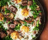 Grünkohl-Shakshuka mit Lamm