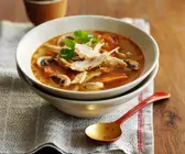 Thai-Curry-Suppe mit Hähnchen