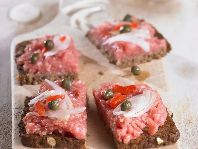 Mettbrötchen