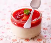 Panna Cotta mit Beerenspiegel