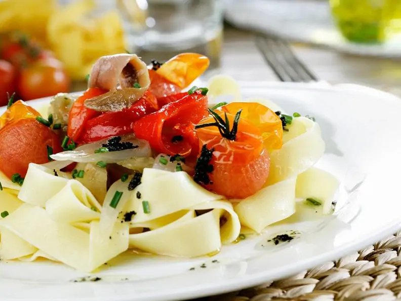 Nudeln mit mediterranem Gemüse