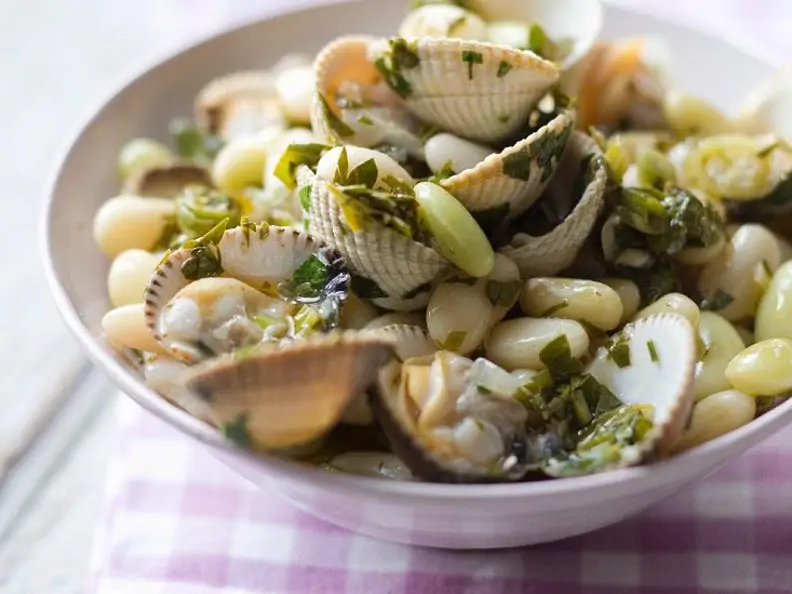 Bohnen-Muschelsalat