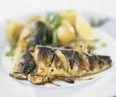 Sardinen mit Kartoffeln