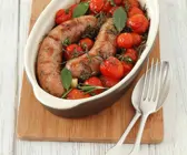 Bratwürste mit Ofentomaten