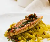Rotbarbe mit Kartoffeln