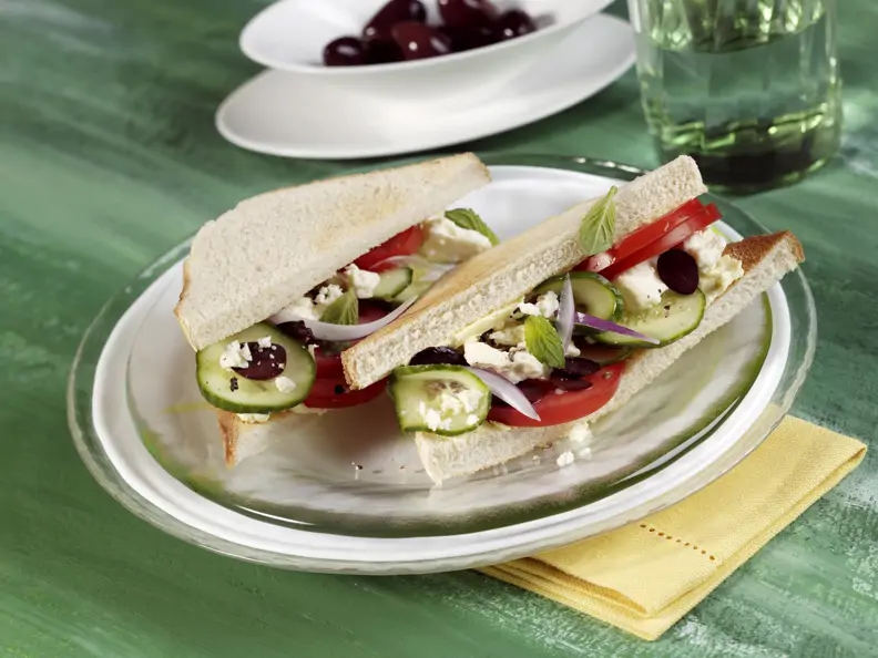 Sandwich mit Schafskäse