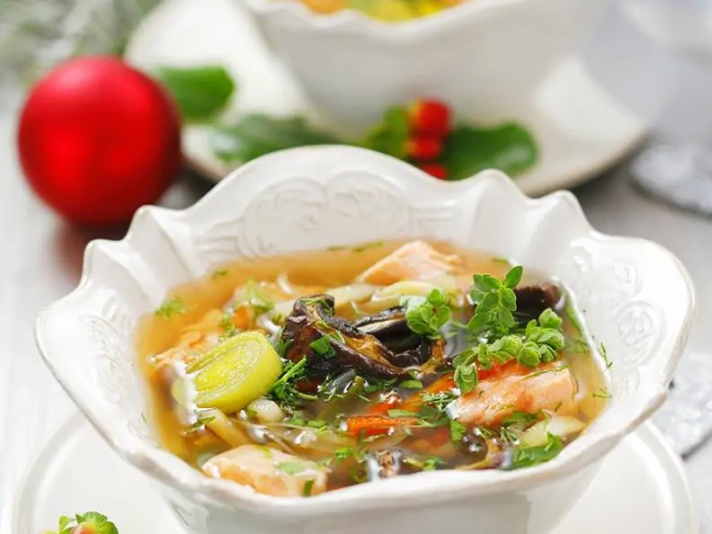Fischsuppe mit Lachs