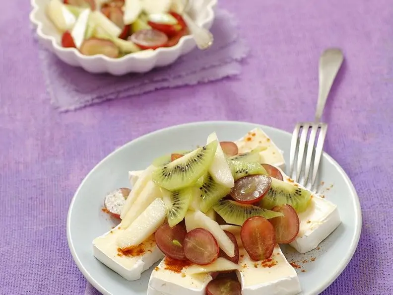 Käse mit Früchten