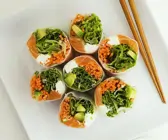Reispapierröllchen mit Gemüsefüllung