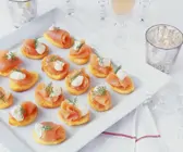 Kartoffelhäppchen mit Lachs