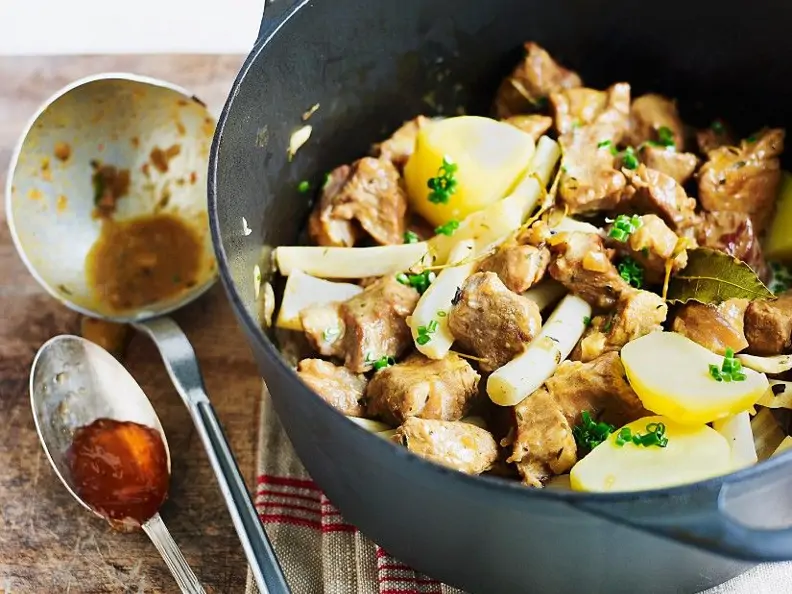 Kalbsgulasch mit Gemüse
