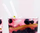 Gin Tonic mit Früchten