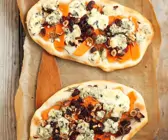 Kürbis-Flammkuchen mit Käse