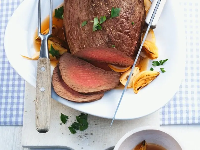 Rinderbraten mit Zwiebeln