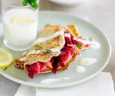 Pfannkuchen mit Rote-Bete-Füllung
