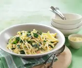 Pasta mit Lachs-Grünkohl-Sauce