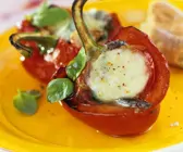 Gefüllte Paprika mediterran