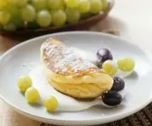 Süße Omelettes mit Quarkcreme