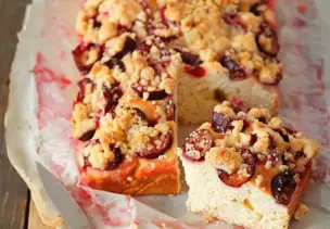 Mandel-Pflaumenkuchen mit Streuseln