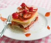 Geschichteter Fruchtsalat