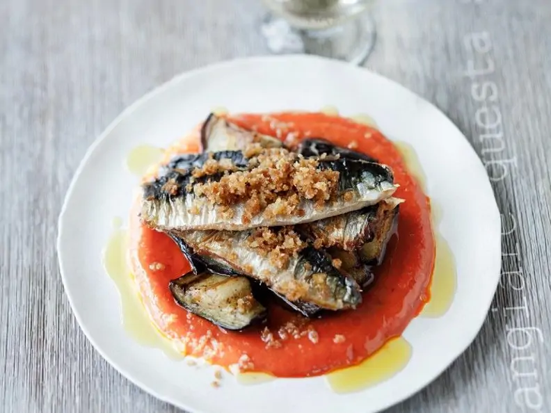 Gebratene Sardinen mit Paprikacreme